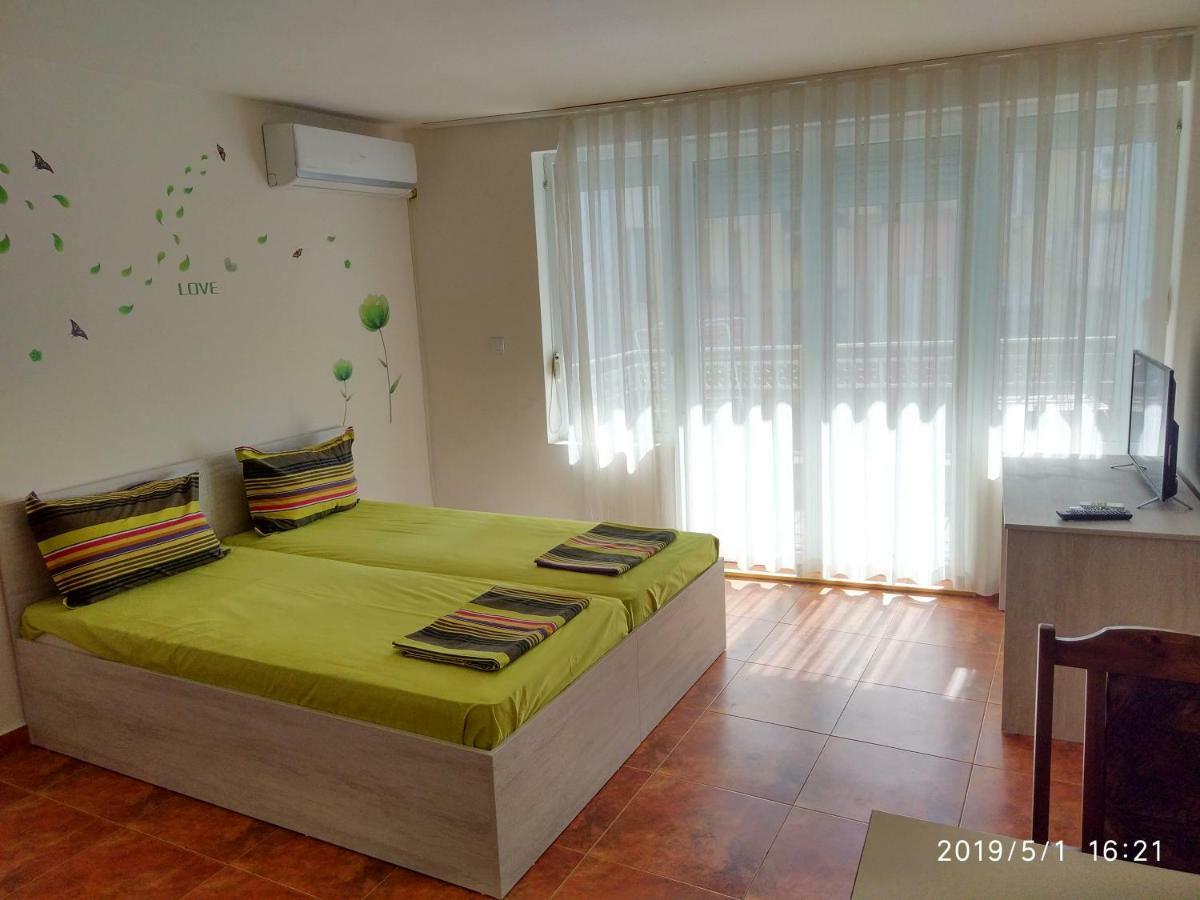 Downtown Studio Apartment Varna Luaran gambar